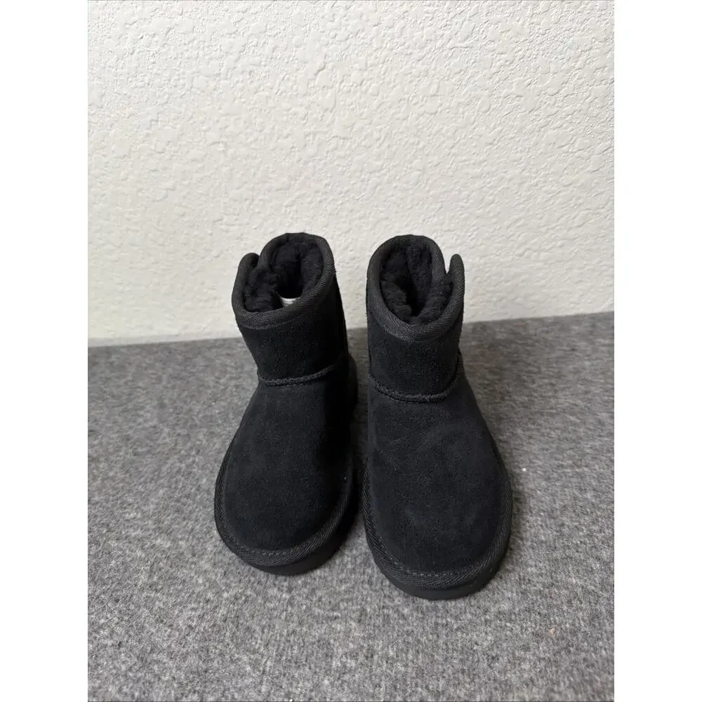 UGG JONA Black Suede Ankle Boots Kids US 7 UGG plush Lining Pull On